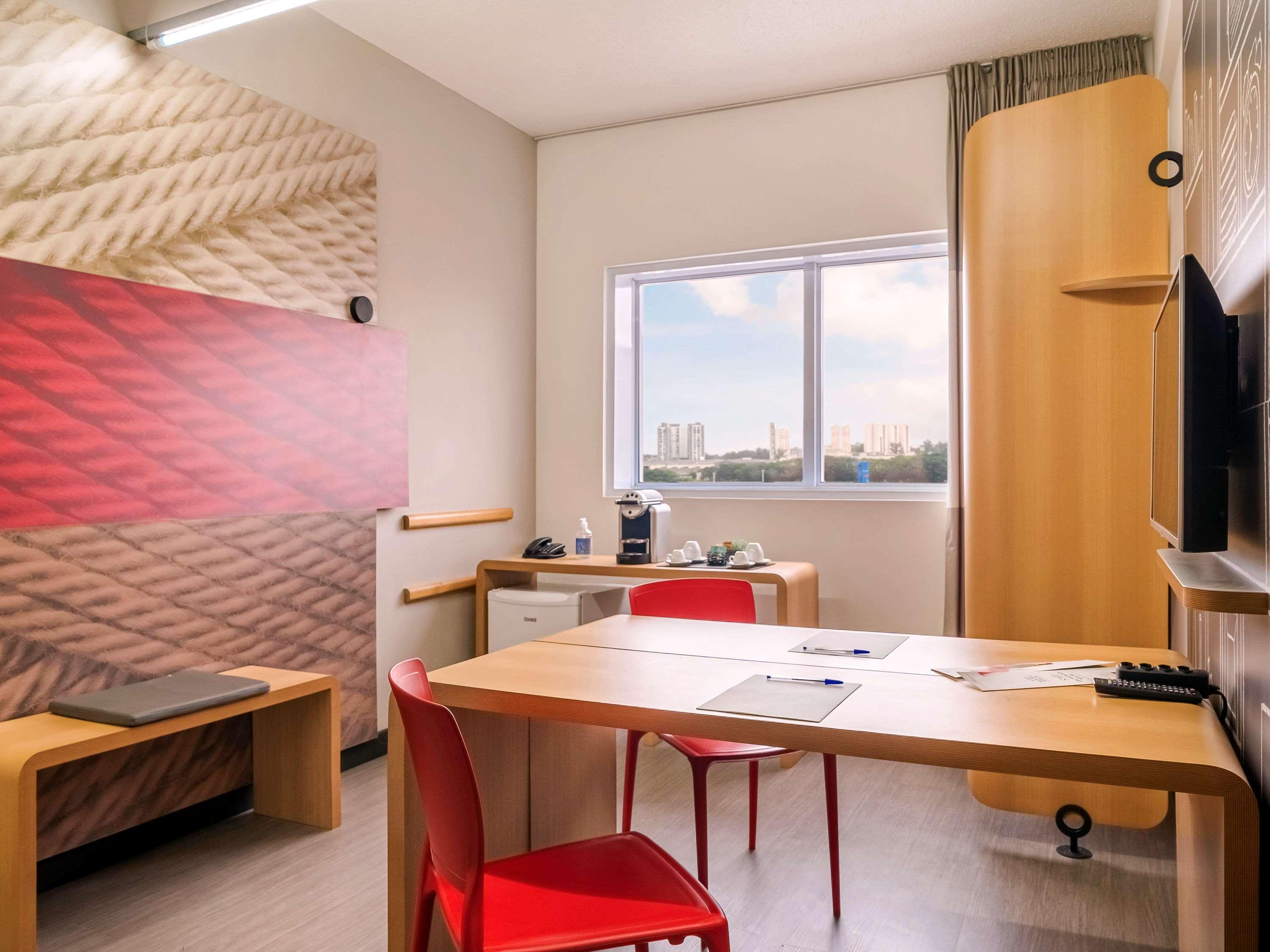 ホテル Ibis Sao Paulo Ibirapuera エクステリア 写真