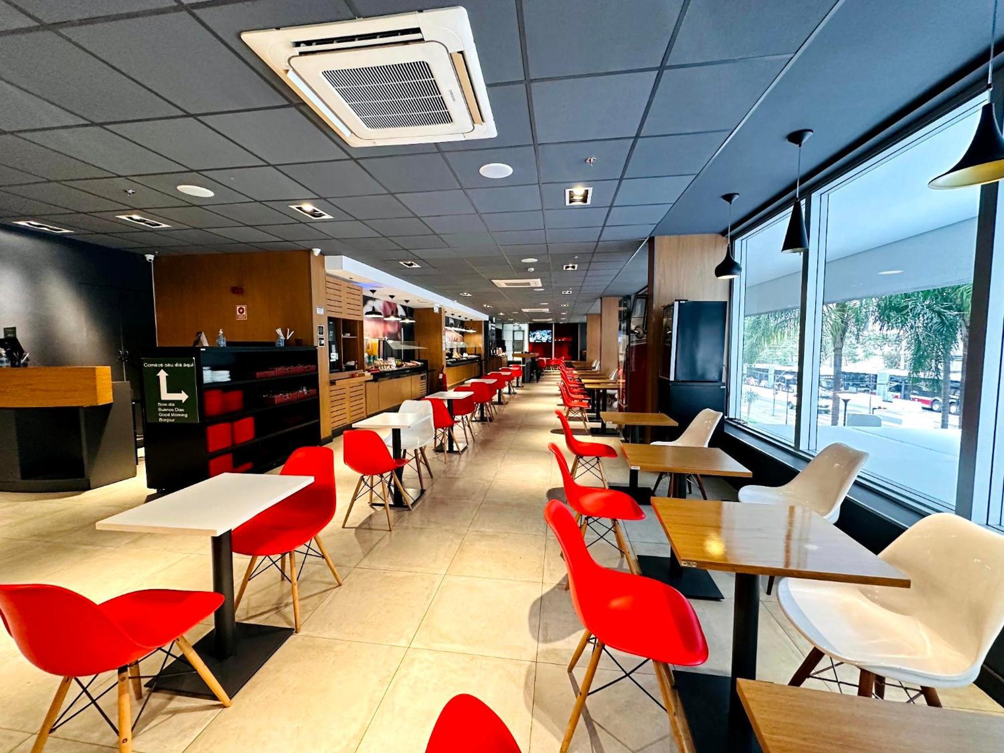 ホテル Ibis Sao Paulo Ibirapuera エクステリア 写真