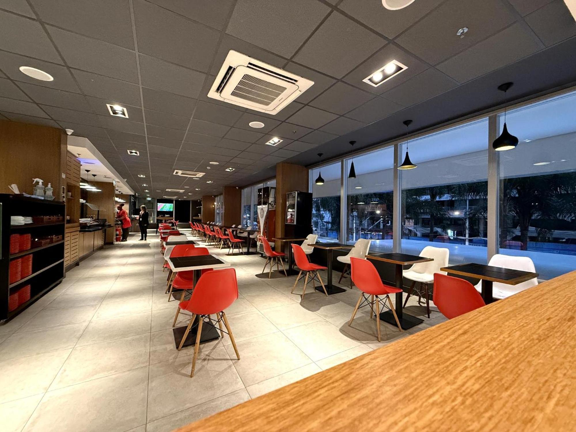 ホテル Ibis Sao Paulo Ibirapuera エクステリア 写真