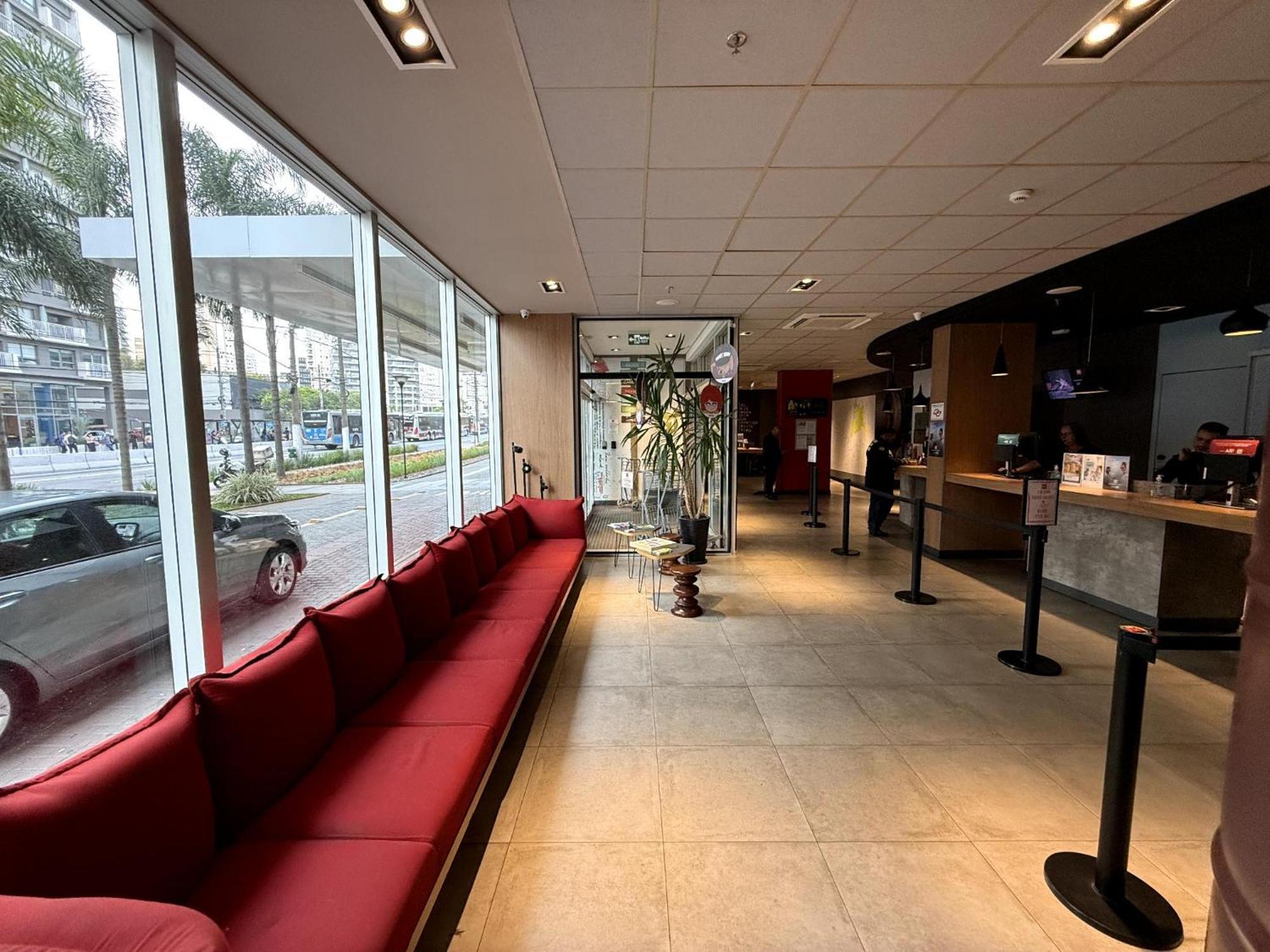 ホテル Ibis Sao Paulo Ibirapuera エクステリア 写真