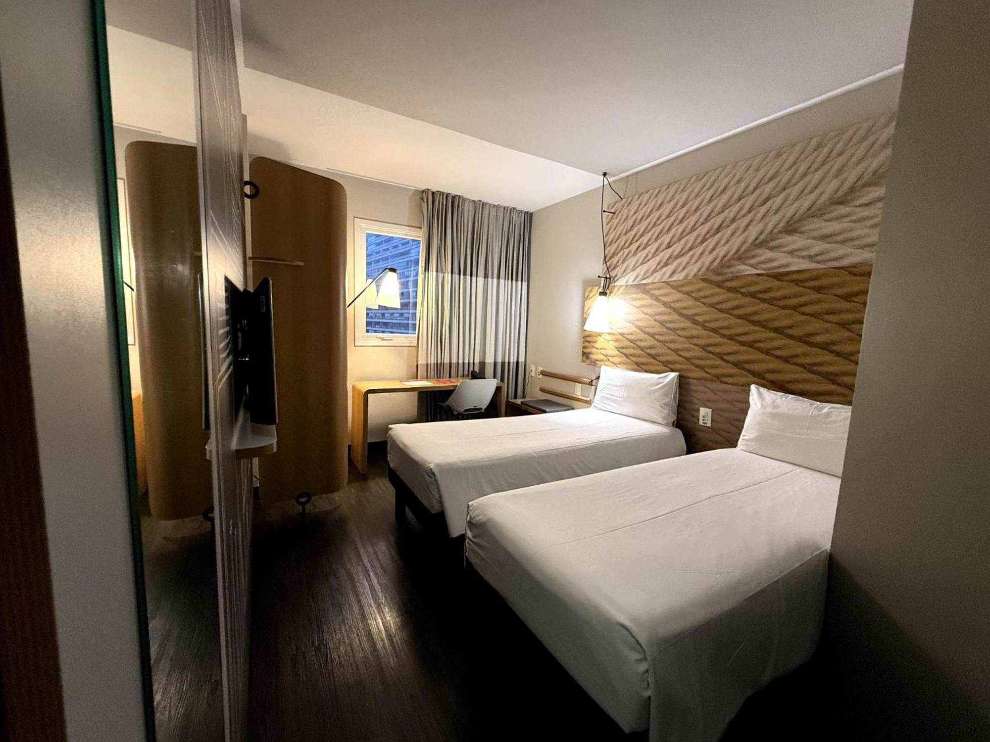 ホテル Ibis Sao Paulo Ibirapuera エクステリア 写真